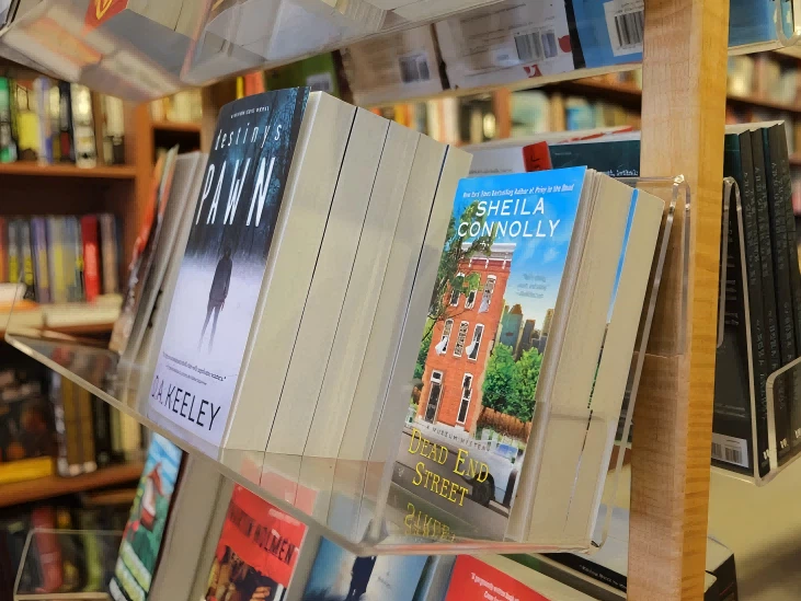 Display Zoning Based on Customer Reach Display Zoning Based on Customer Reach