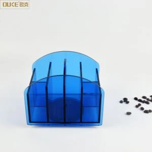 Soporte para documentos acrílico azul sobre encimera